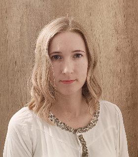  Angol tanr: Bbeczki Alexandra profilkpe