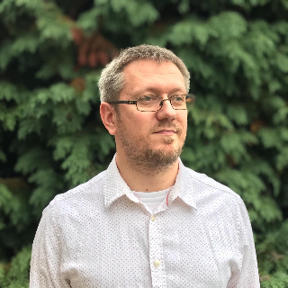  Angol magntanr: Vrs Olivr profilkpe