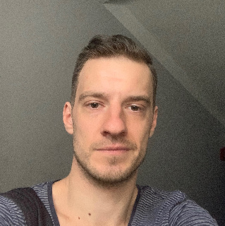 N�met, mag�ntan�r, korrepet�l�s tan�r