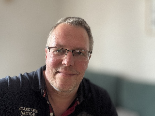  Angol mag�ntan�r: Szab� G�bor profilk�pe